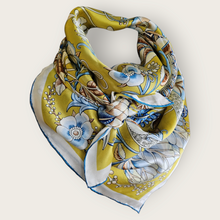 Charger l'image dans la galerie, Carré de soie Abby jaune