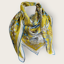 Charger l'image dans la galerie, Carré de soie Abby jaune