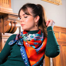Charger l'image dans la galerie, Grand carré de soie orange femme