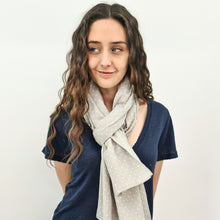 Charger l'image dans la galerie, Foulard Lou gris clair