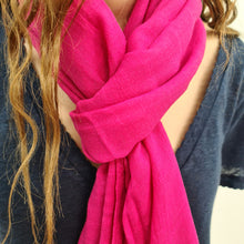Charger l'image dans la galerie, Foulard Léonie lin rose fuschia