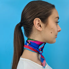 Charger l'image dans la galerie, Carré de soie Céline