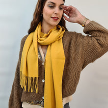 Charger l'image dans la galerie, Écharpe mixte Cachemire et Laine Andréa Moutarde