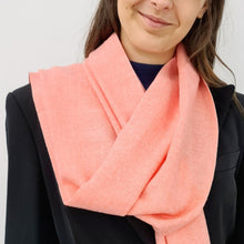 Charger l'image dans la galerie, Écharpe mixte Cachemire et Laine Andréa corail