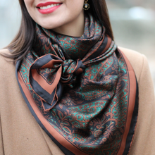 Charger l'image dans la galerie, Carré de soie Raphaële