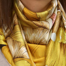 Charger l'image dans la galerie, Carré de soie Agathe