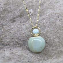 Charger l'image dans la galerie, Collier bouteille de parfum pierre naturelle amazonite