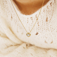 Charger l'image dans la galerie, Collier coeur nacre