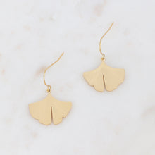 Charger l'image dans la galerie, Boucles d'oreilles feuille de Ginkgo