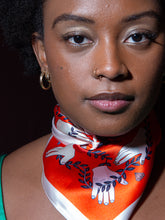 Charger l'image dans la galerie, Petit foulard orange main