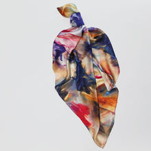 Charger l'image dans la galerie, Carré de soie Rebecca